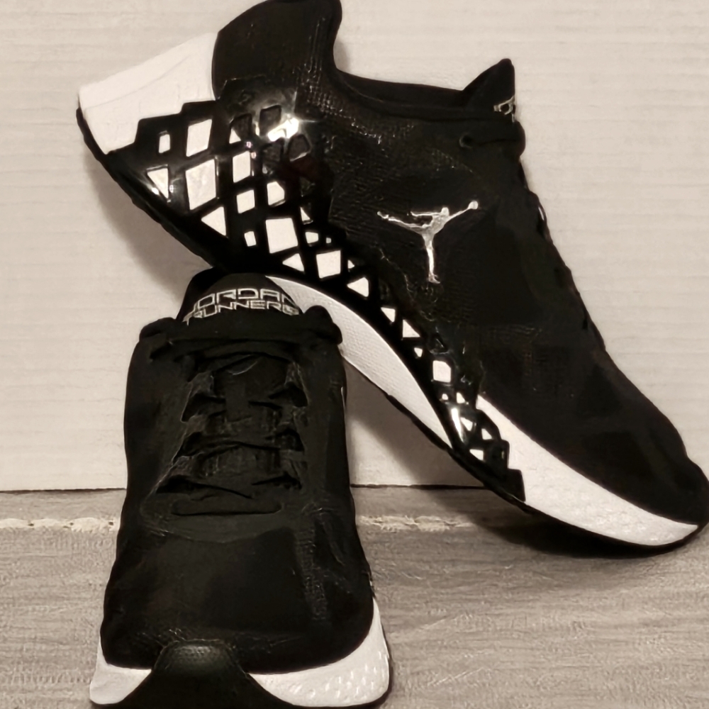 Nike Black and White Sneakers